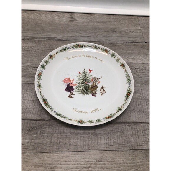 Holly Hobbie 1973 Christmas Plate Vtg Made in Japan Commemorative Edition - Picture 1 of 5